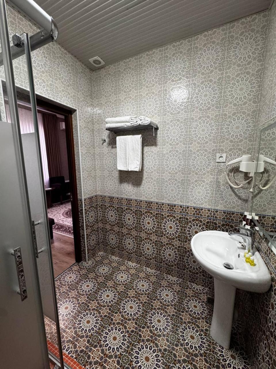 Ark Billur Halal Hotel Tachkent Extérieur photo